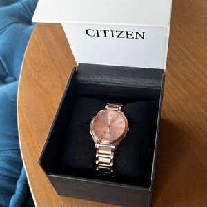 Citizen Eco-drive women’s Weekender Rose Gold steel Watch
